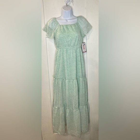 Trixxi Girl Green Square neck Ruched Tiered Sundress - Picture 1 of 14